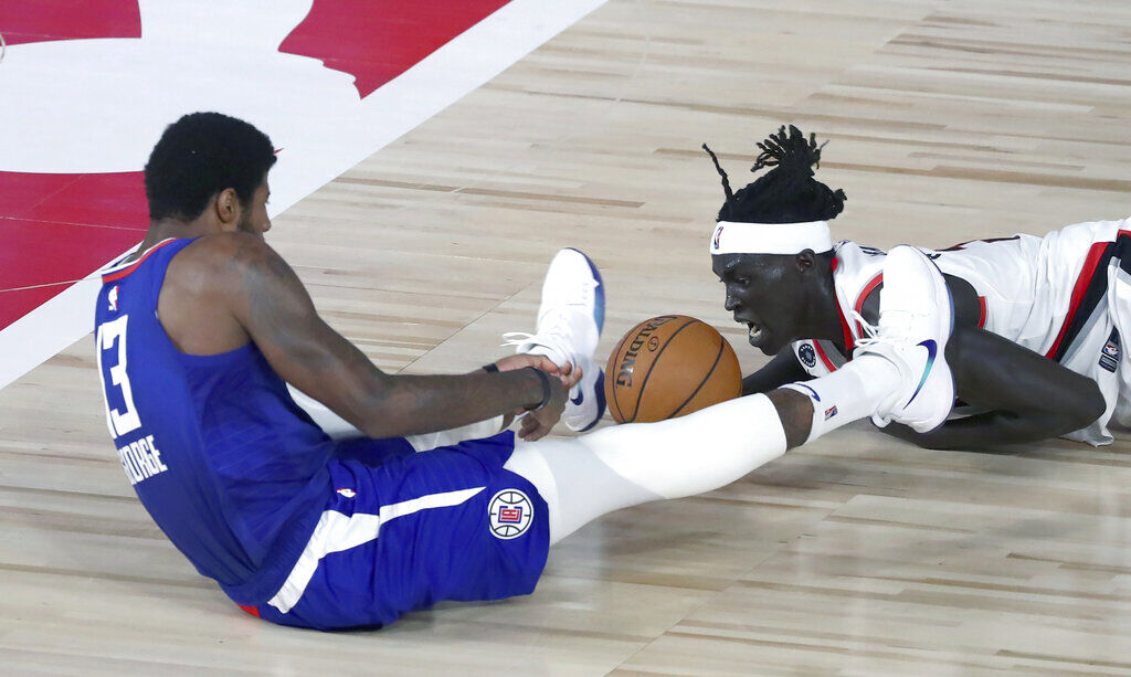 APTOPIX Clippers Trail Blazers Basketball